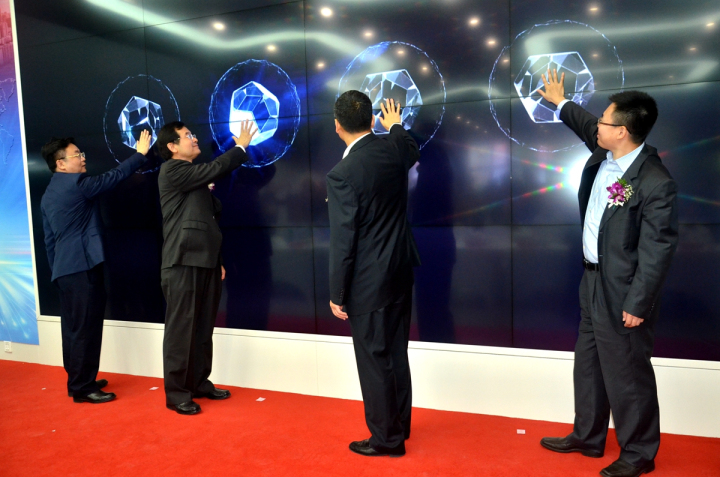 1496509598526747.jpg 9-郝康理、劉光強、陳文奇、周武光四位領導共同啟動中關村領創空間成都創新中心1.jpg