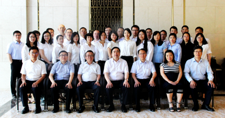 1496513311100076.jpg 10-趙振元同志與與會干部親切合影.jpg